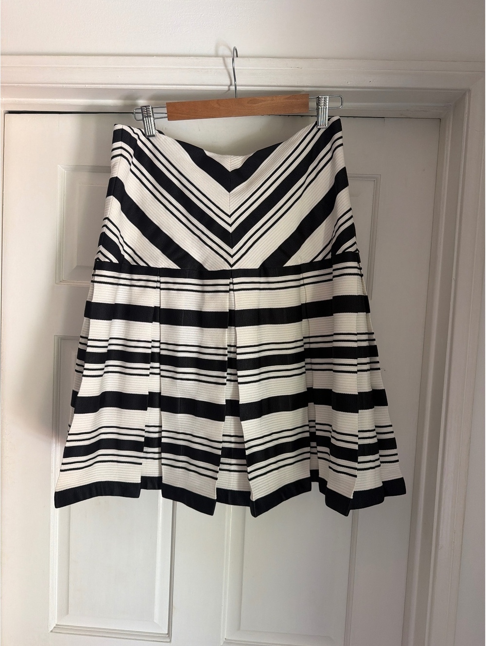 Alexis Women's Black and White Striped Pleated Skirt Size L